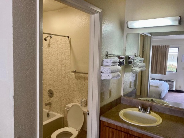 Premier Inns Concord image 18
